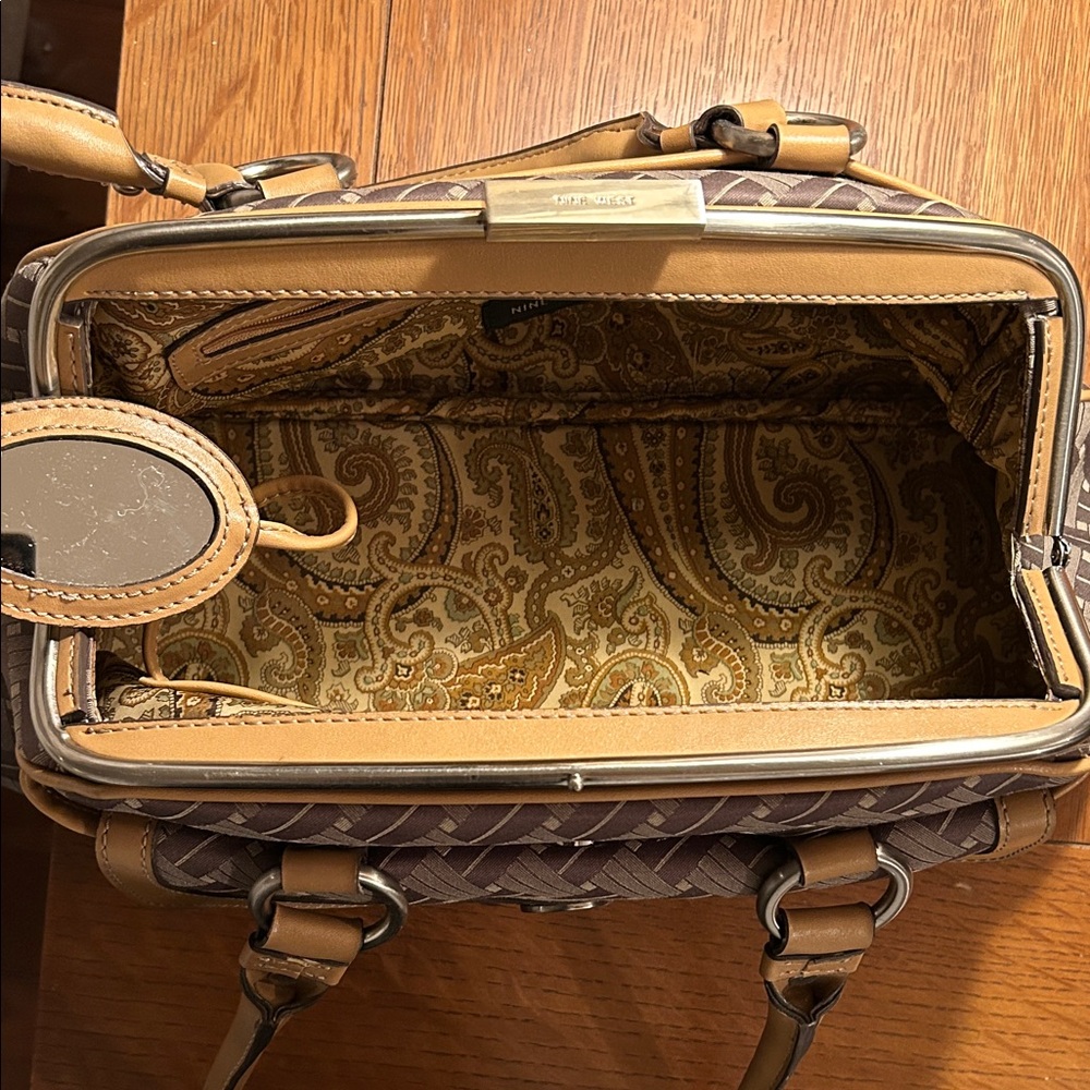 Nine West Vintage Handbag in amazing Preloved Condition - Picture 10 of 12